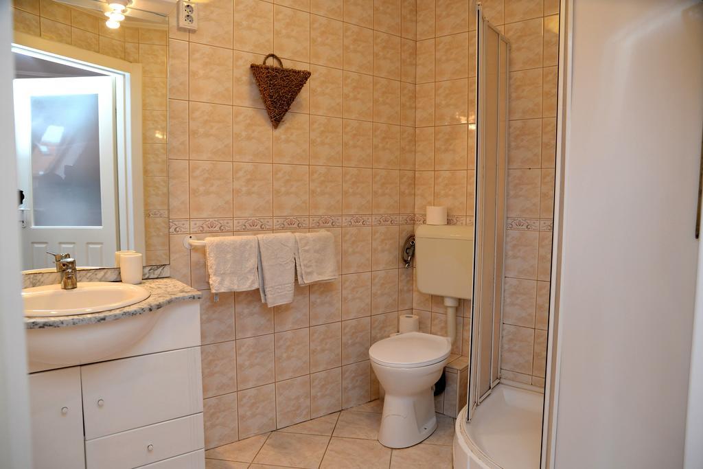 Abbázia Apartman Villa Gyula Esterno foto